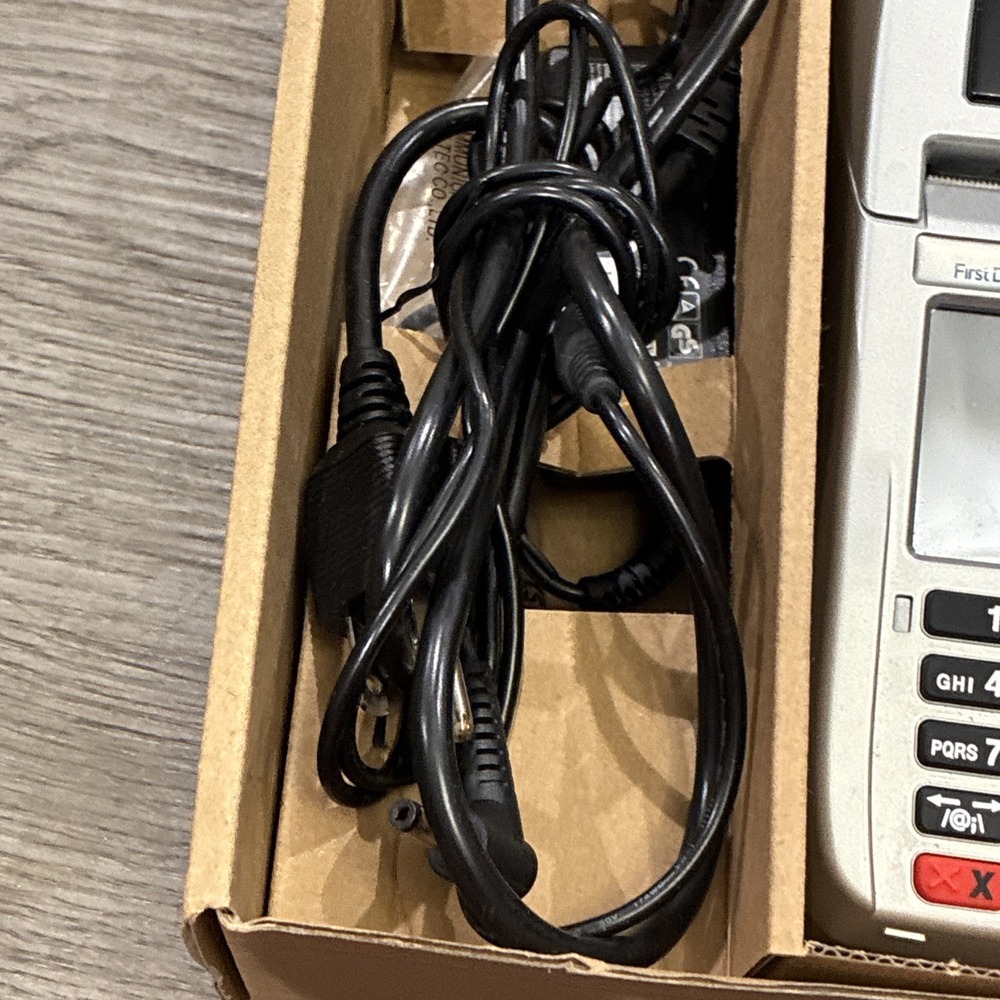 First Data FD130 Credit Card Terminal | New, In Box - Picture 4 of 6